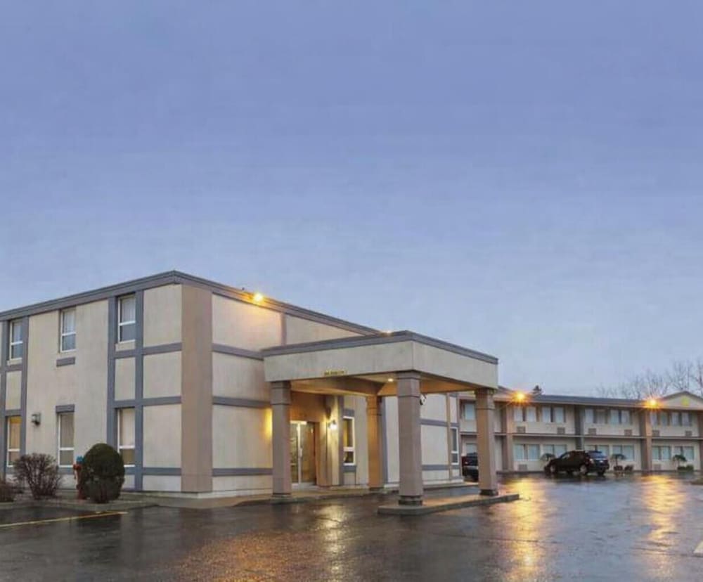SureStay by Best Western Brockville 1