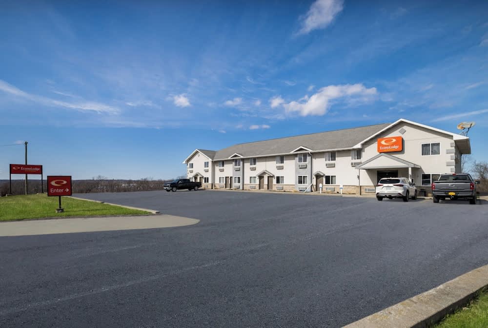 Econo Lodge Inn & Suites Canandaigua - Fingers Lake Area 1