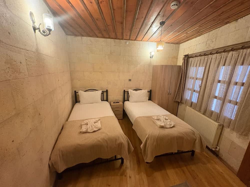 Ekoton Cave Hotel 2