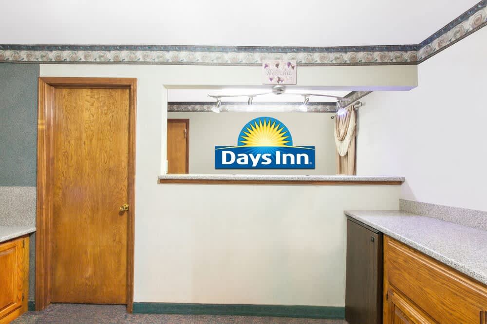Days Inn by Wyndham Erick 2
