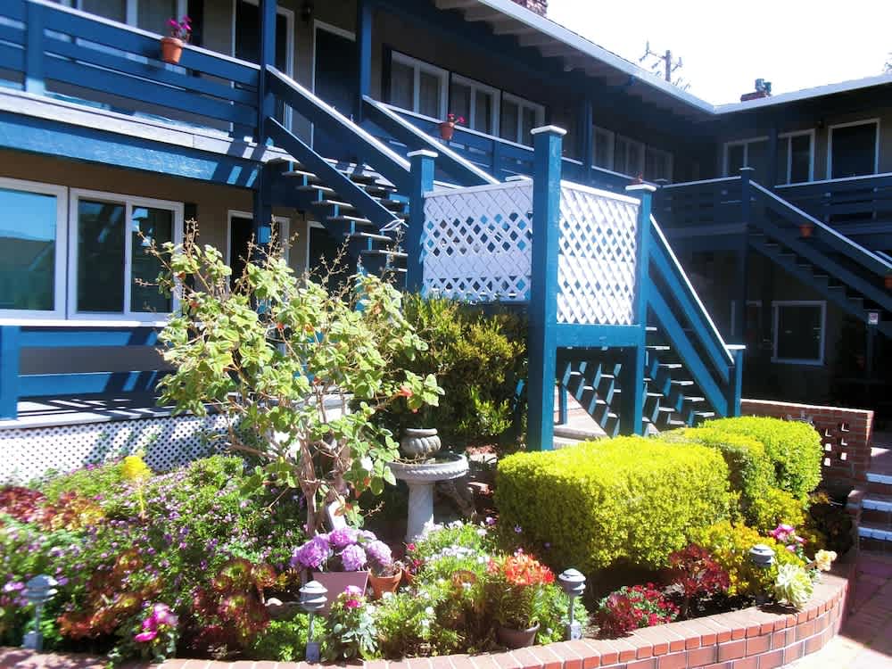 Carmel Wayfarer Inn 1