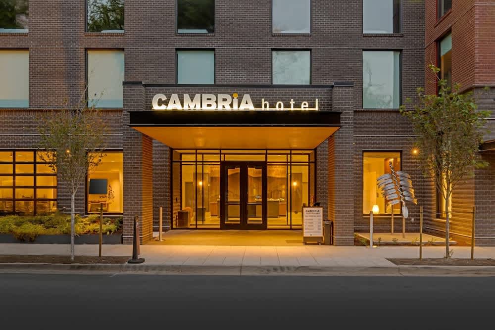 Cambria Hotel Portland - Pearl District 1