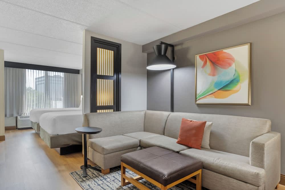 The IAH Houston Hotel 1