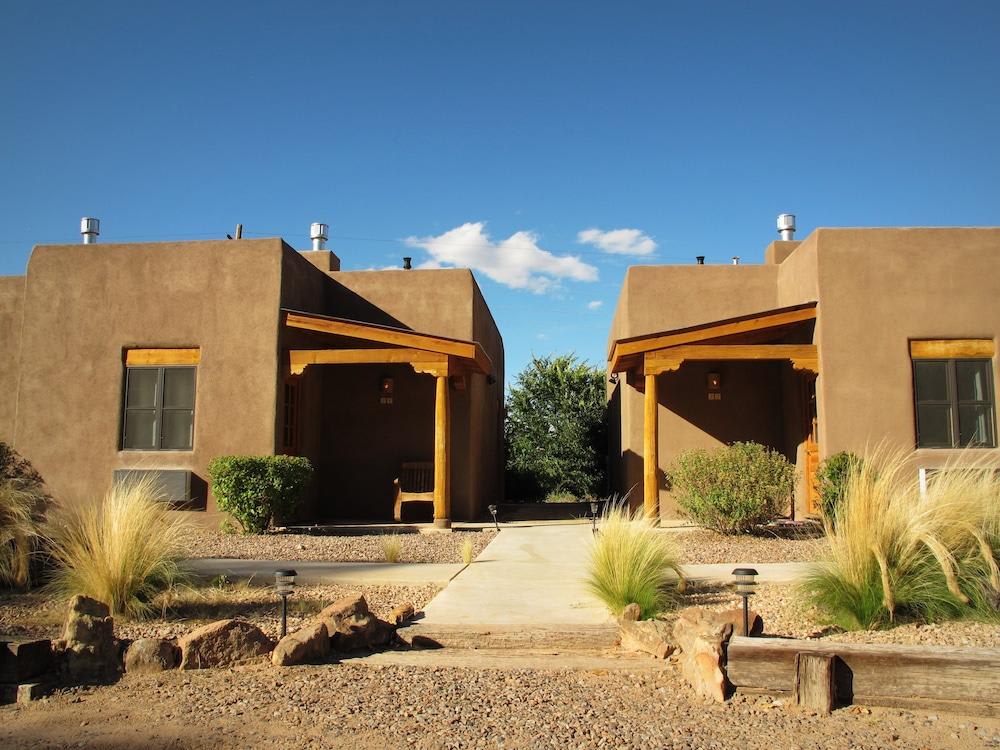 Abiquiu Inn 1