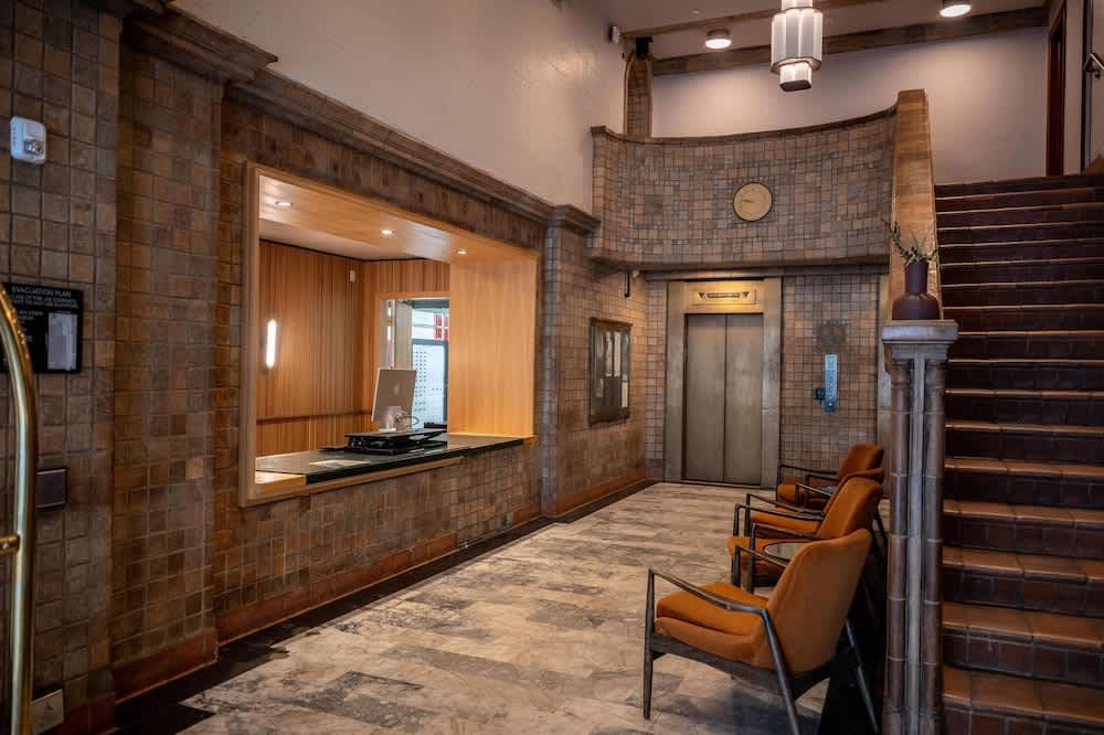 Reside Craftsman Los Angeles, a Wyndham Residence 2