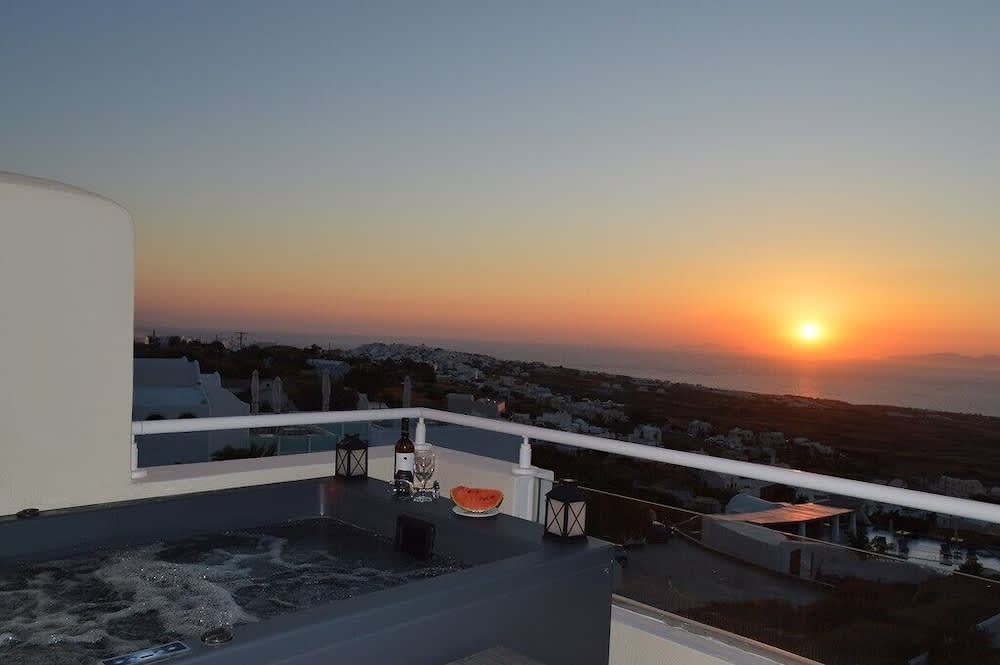 Kiklamino Sunset Suites 1