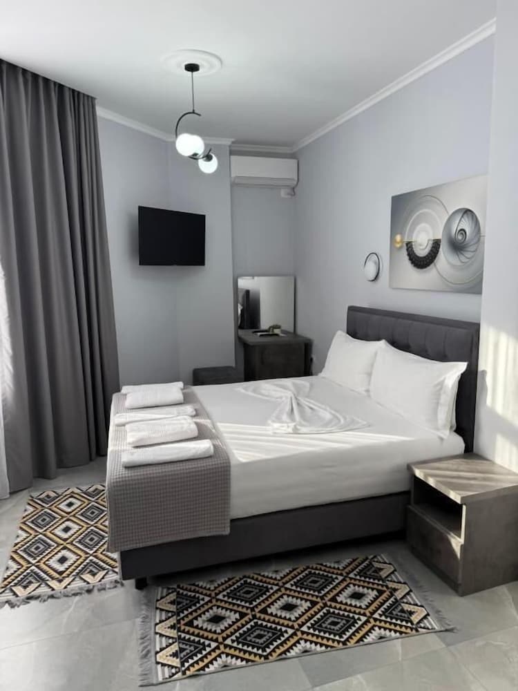 Hotel DEAL 1