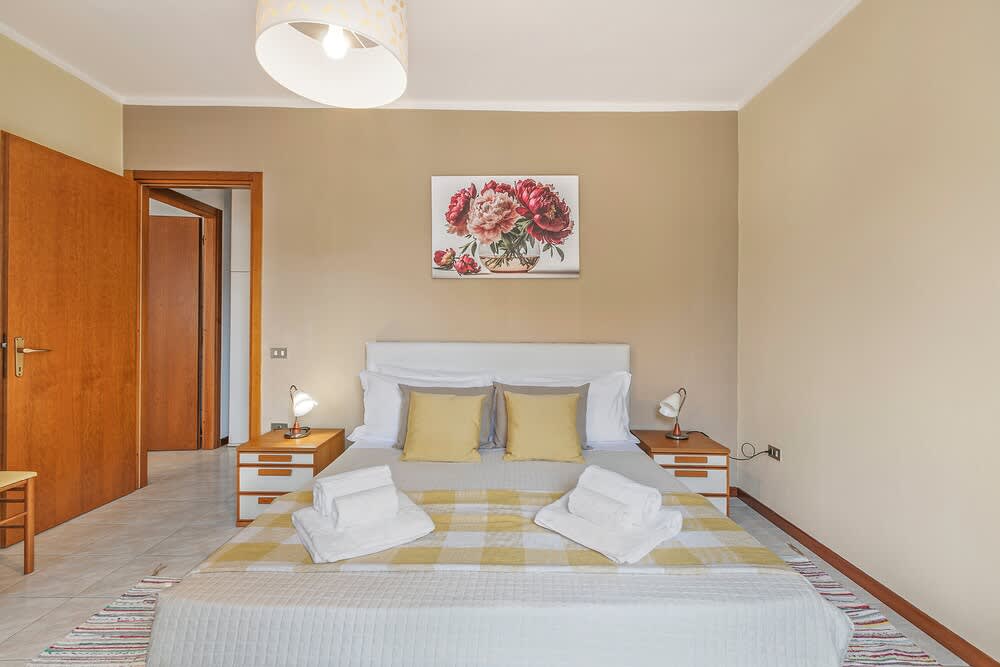 Petalo Bianco 100m from lake - Happy Rentals 2