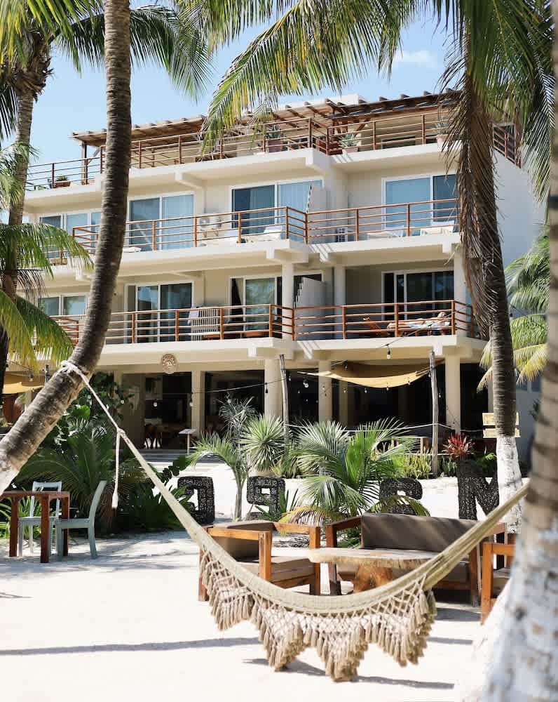Noah Beach Hotel & Suites 1