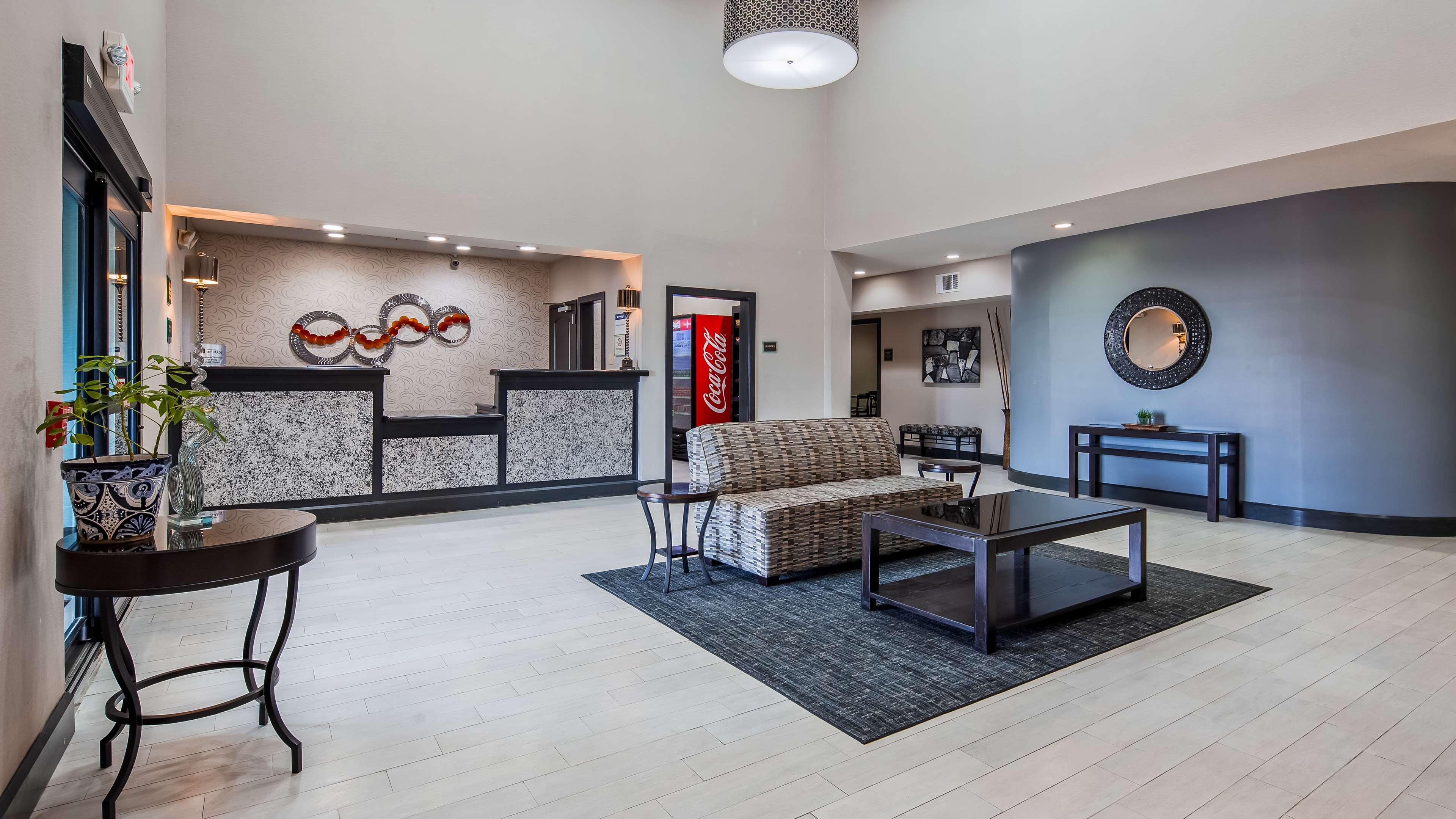 Huntsville Inn & Suites 1