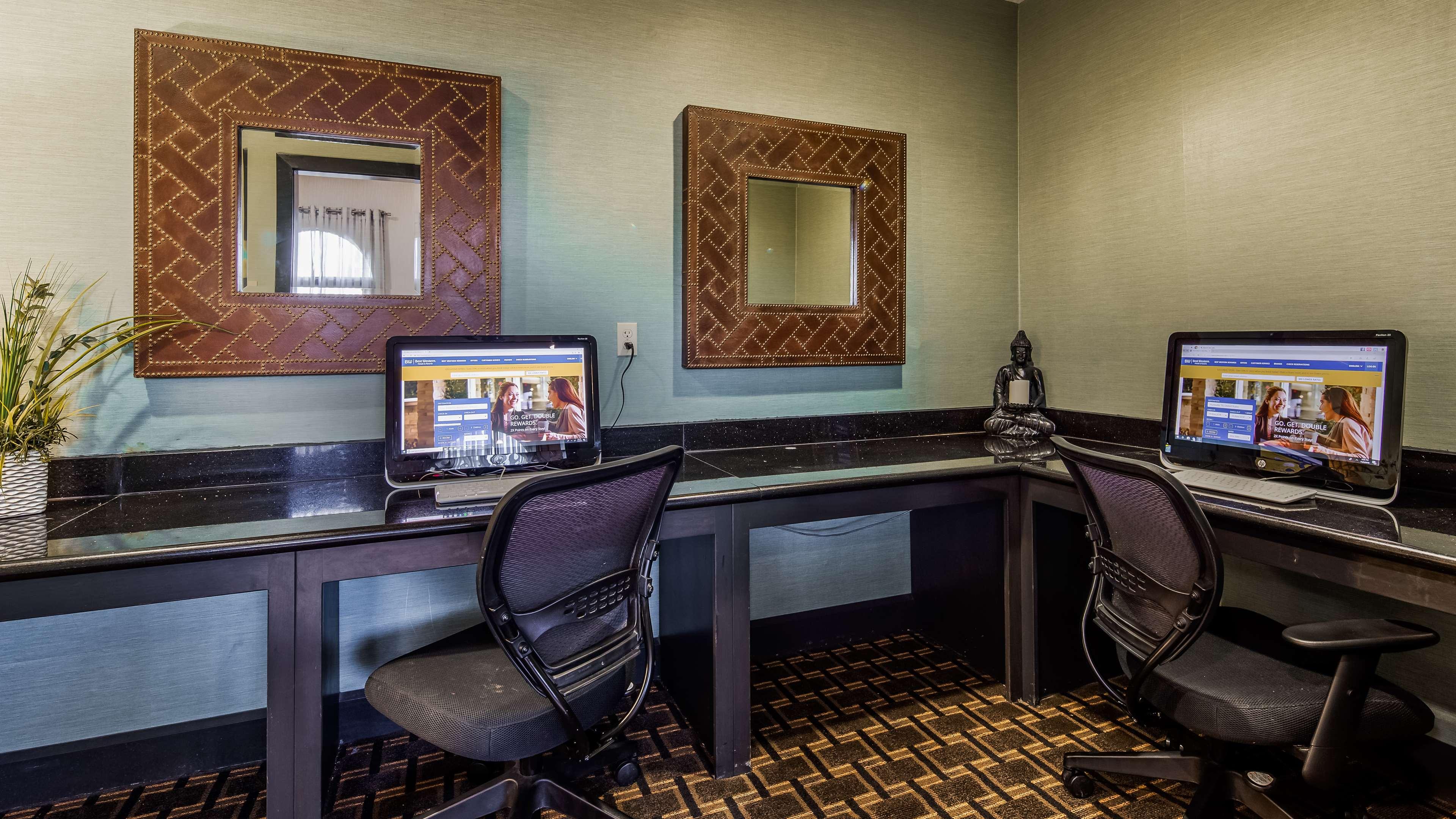 Huntsville Inn & Suites 2