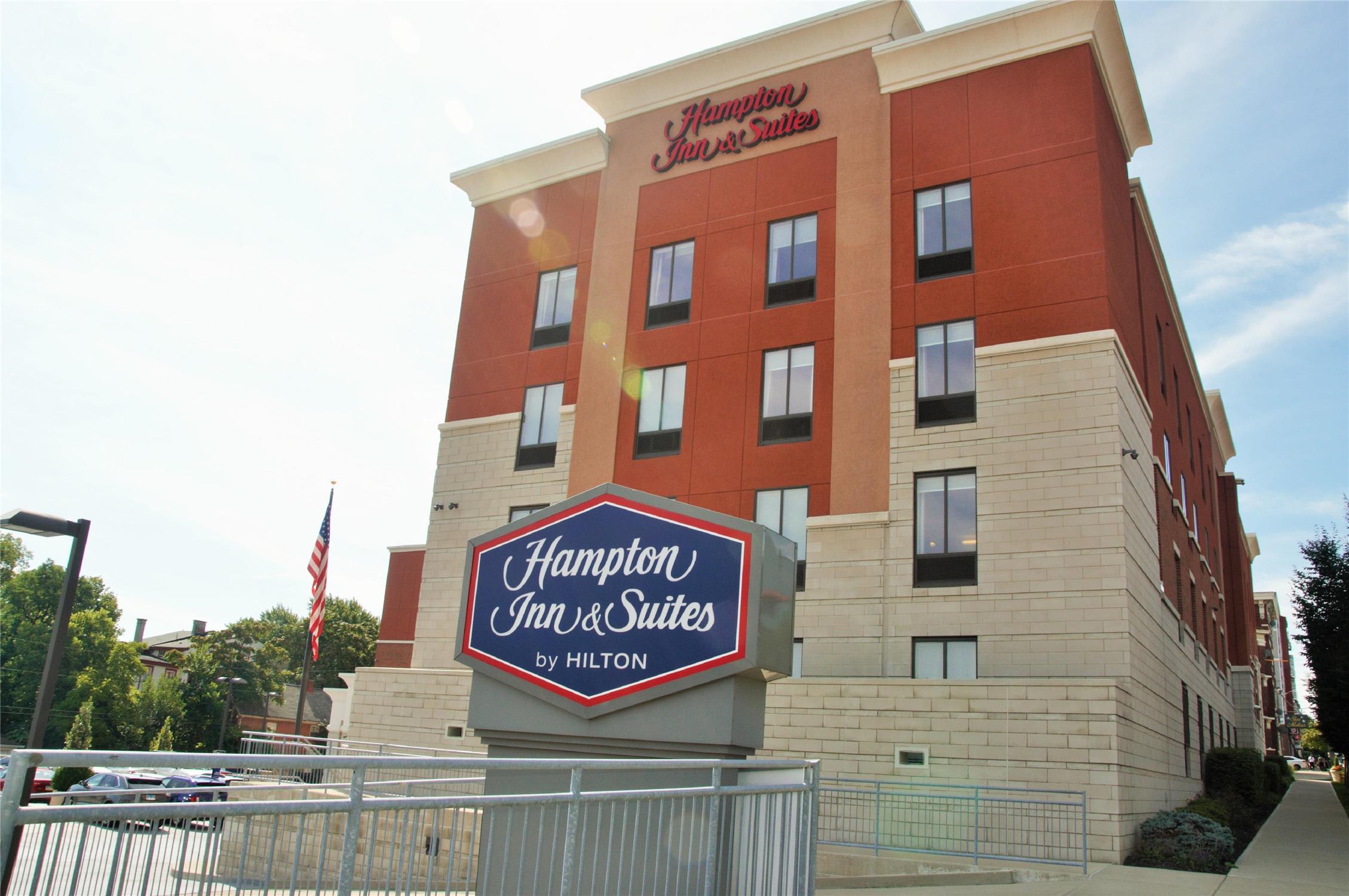 Hampton Inn & Suites Cincinnati/Uptown-University Area 2