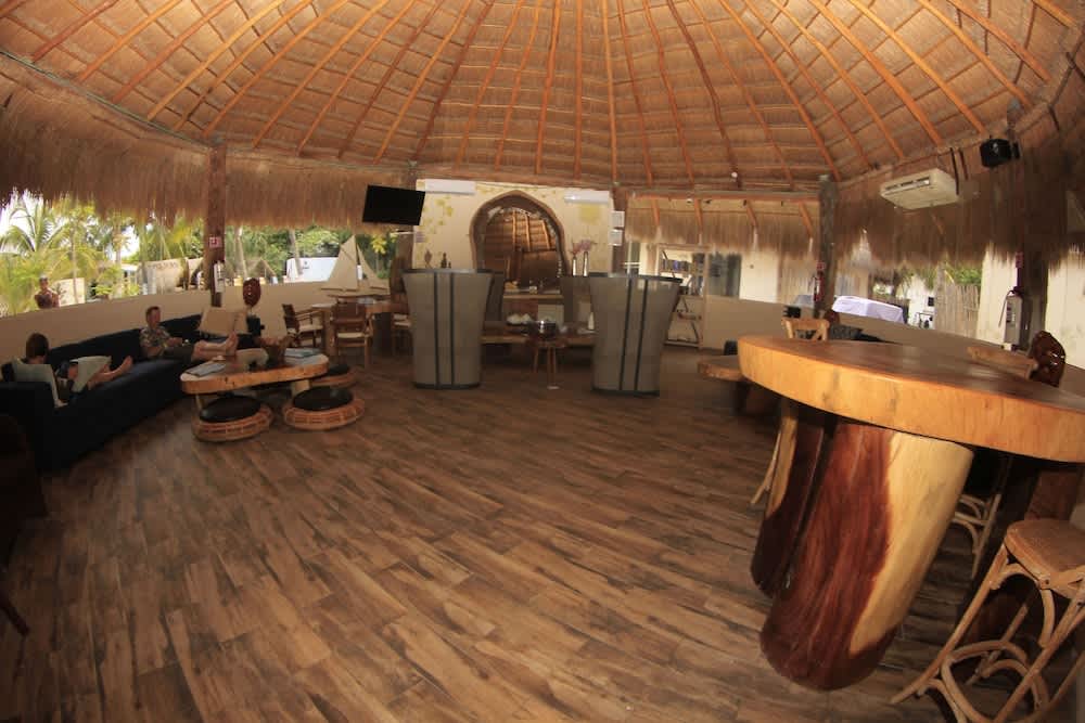 Hotel Paradise Suites 2
