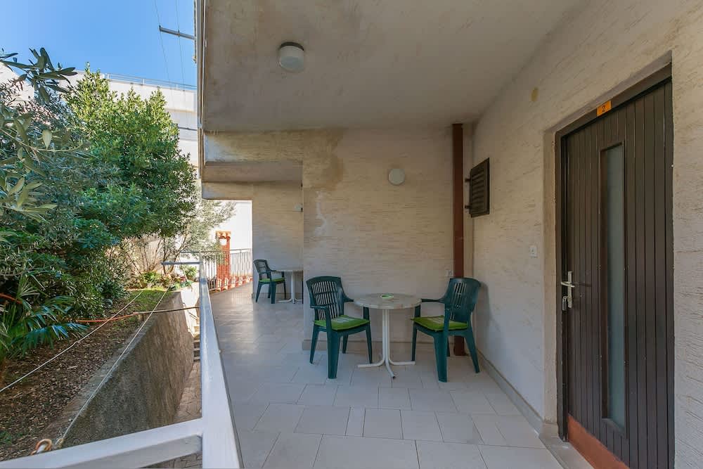 Apartments Maras 1