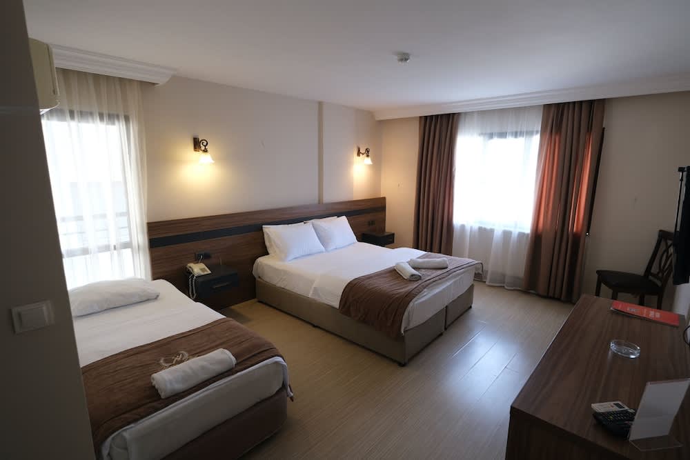 Üstün Hotel Alsancak 1
