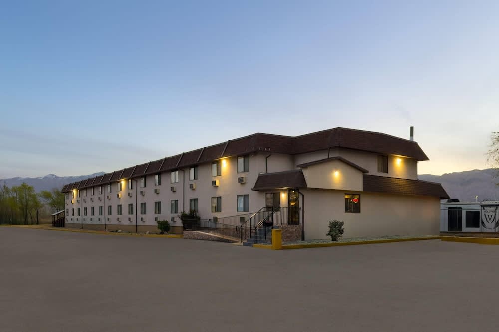 Super 8 by Wyndham Ogden, Utah 1