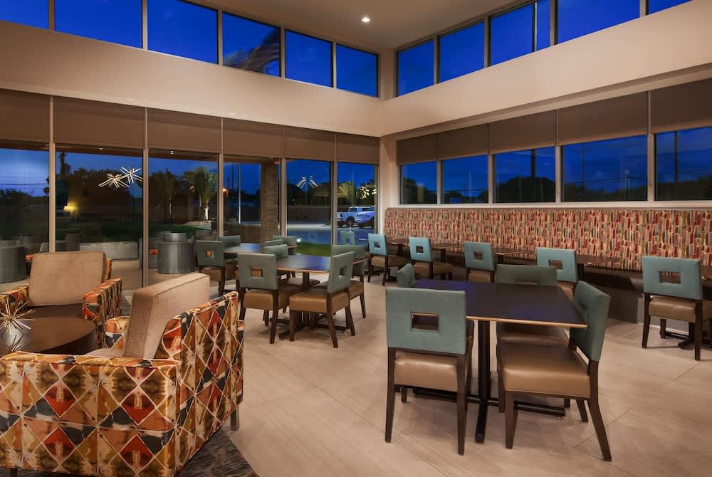 Hawthorn Extended Stay by Wyndham Corpus Christi I-37 NW 2