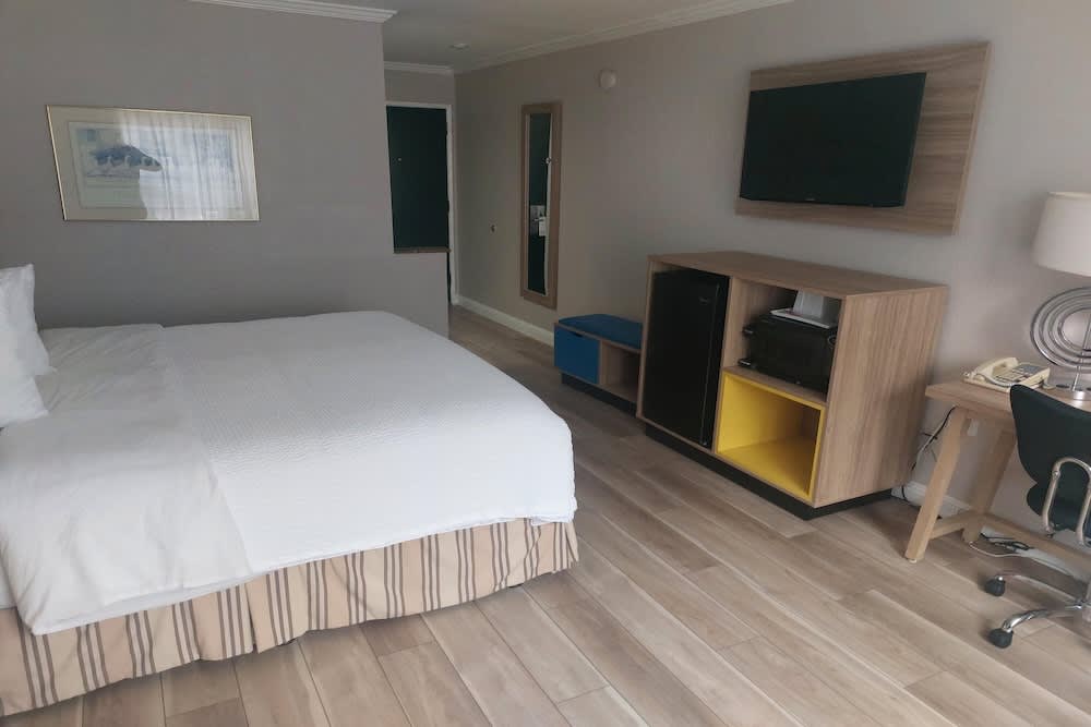 Days Inn & Suites by Wyndham Mountain View 1