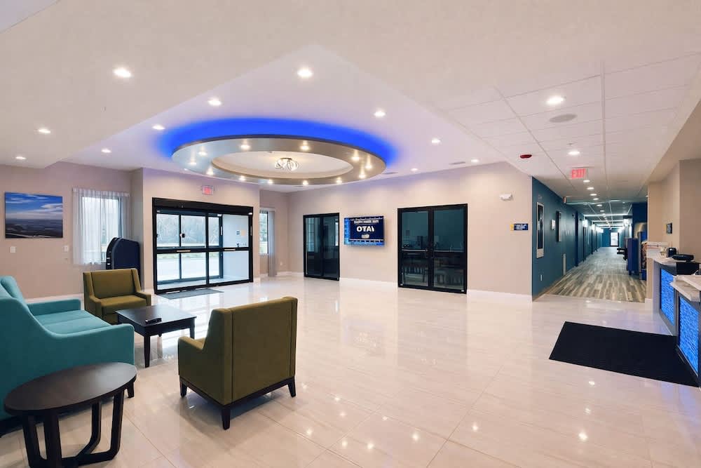 Days Inn & Suites by Wyndham Tomball Houston NW 2