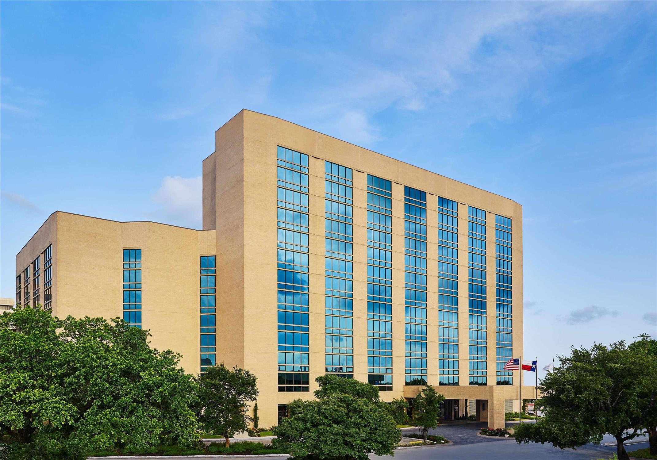 DoubleTree by Hilton San Antonio Airport 2