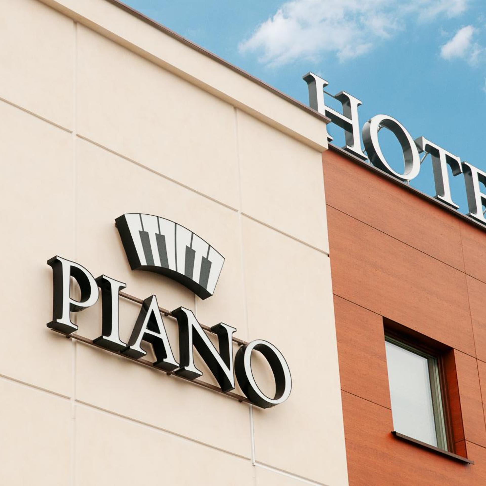 Hotel Piano 1