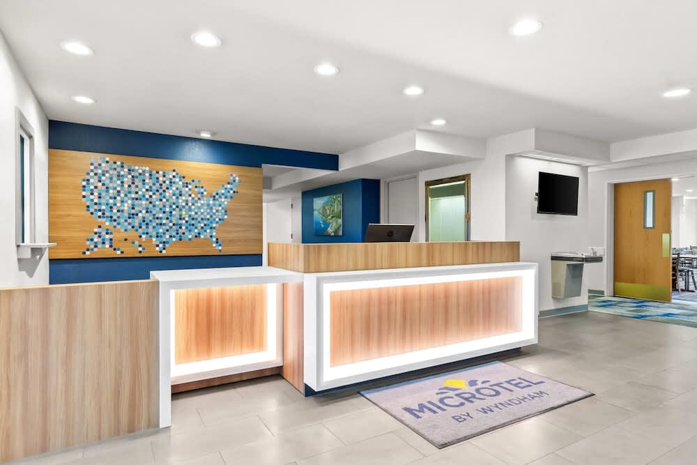 Microtel Inn & Suites by Wyndham Sainte Genevieve 2