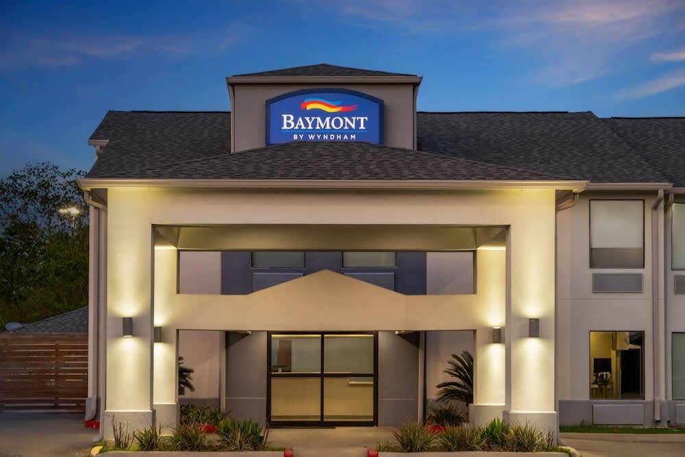 Baymont by Wyndham Iowa Lake Charles 1