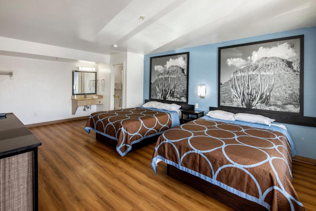 Super 8 by Wyndham Phoenix I-17 1