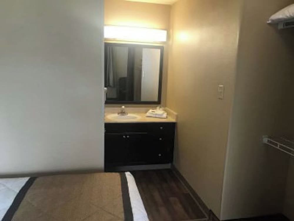 Candlewood Suites Houston Space Center - Webster 2