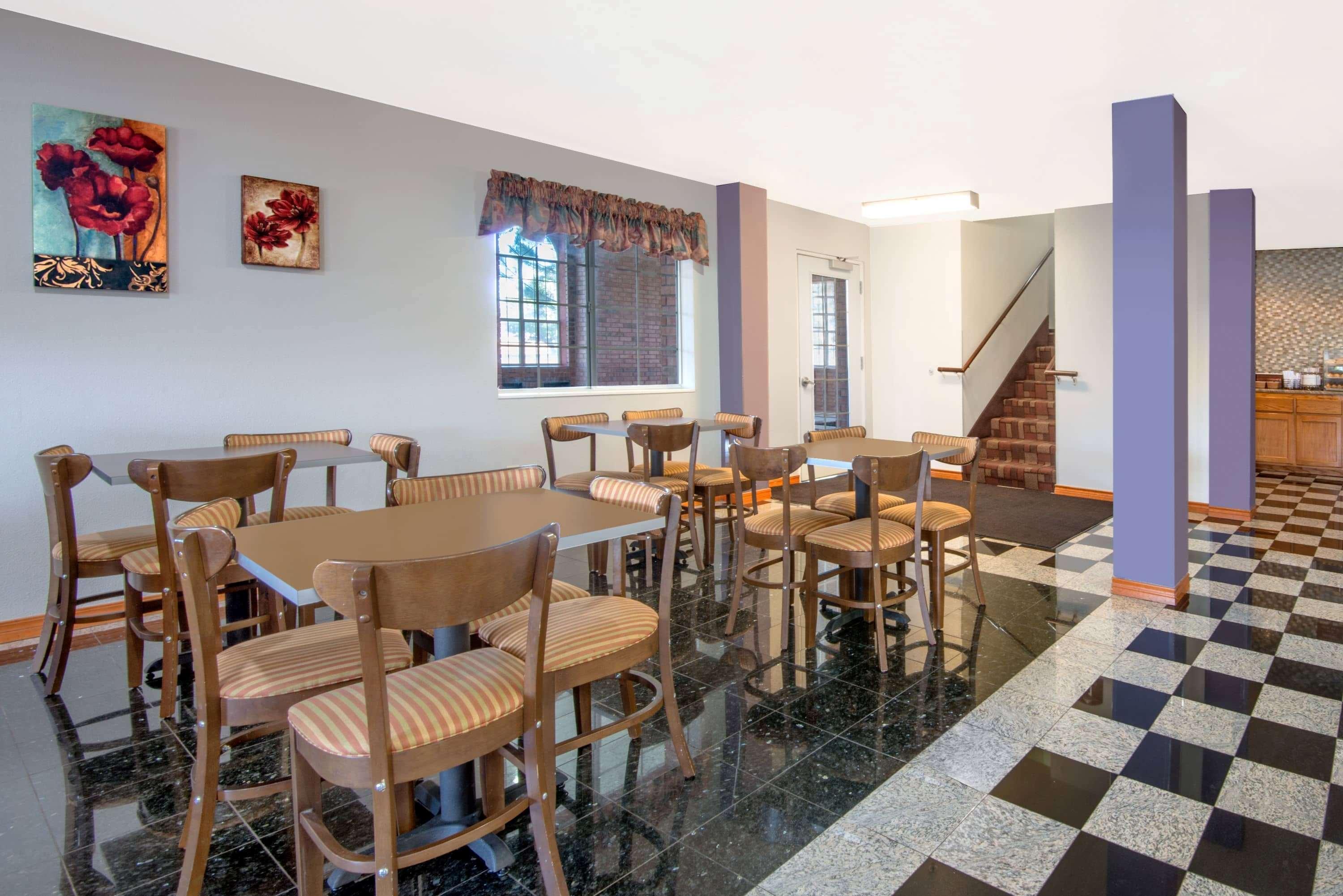 Microtel Inn & Suites by Wyndham Amarillo 1