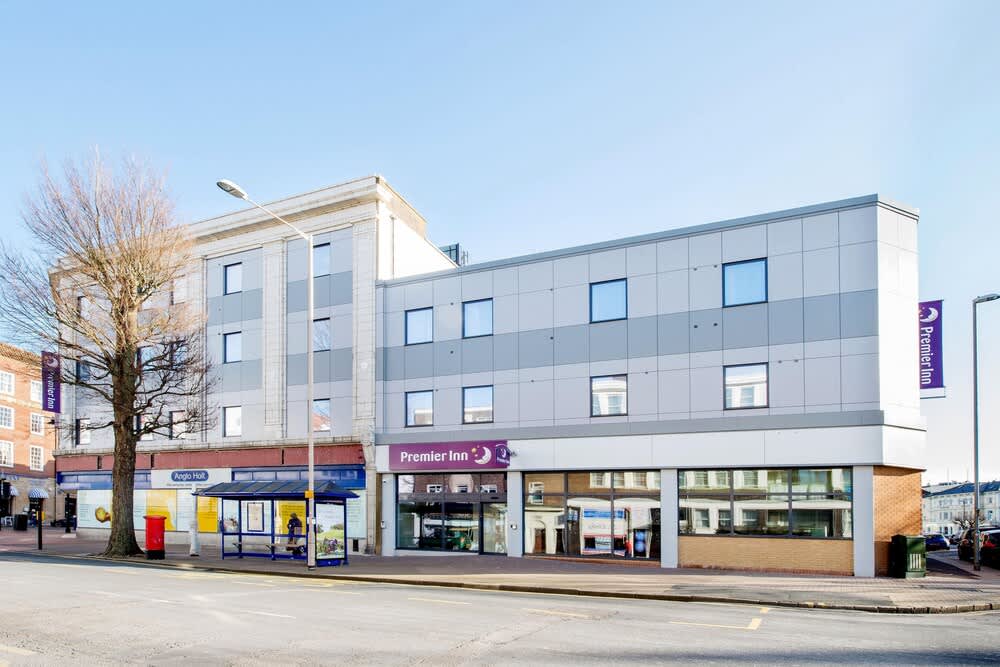 Premier Inn Eastbourne Town Centre 1