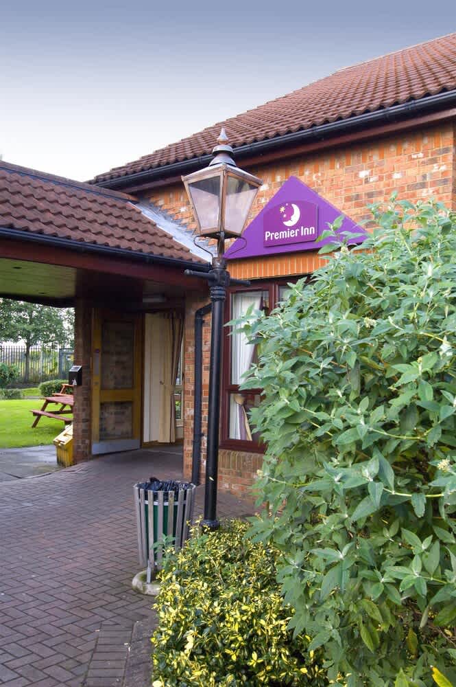 Premier Inn Manchester - Denton 1