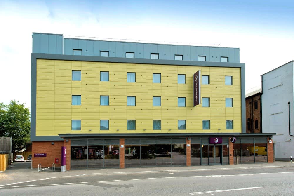 Premier Inn Newbury TC - London Road 1