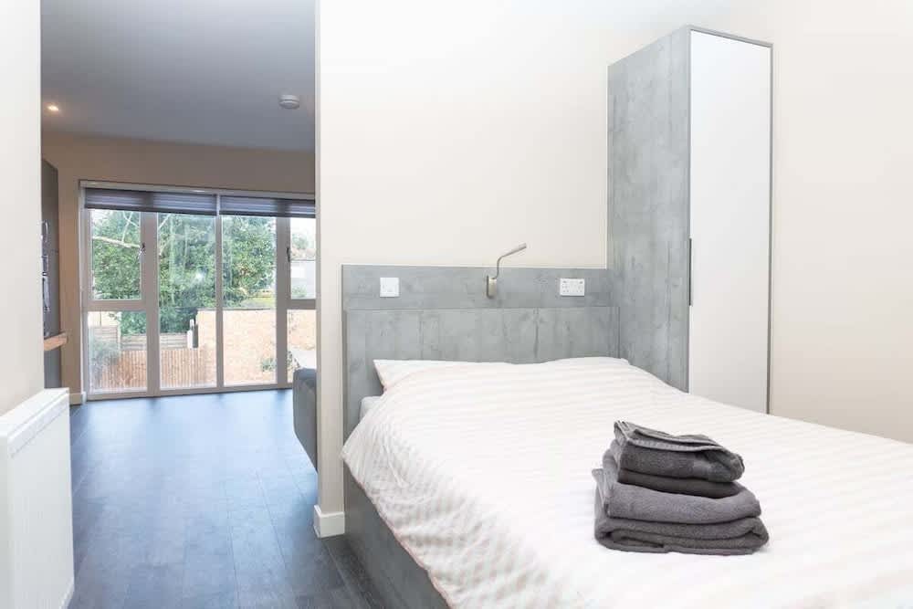 Magna House 1