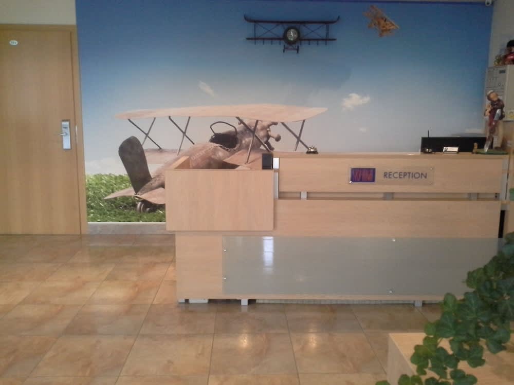 Sky High Hotel Airport 200 meters from the terminal 1