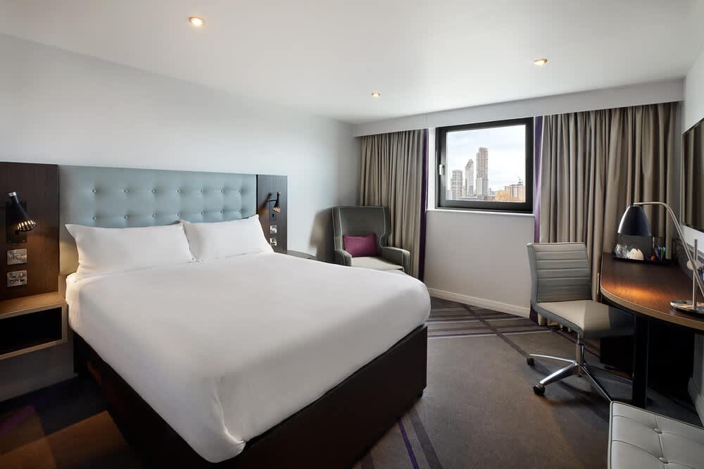 Premier Inn Manchester City Centre West 2