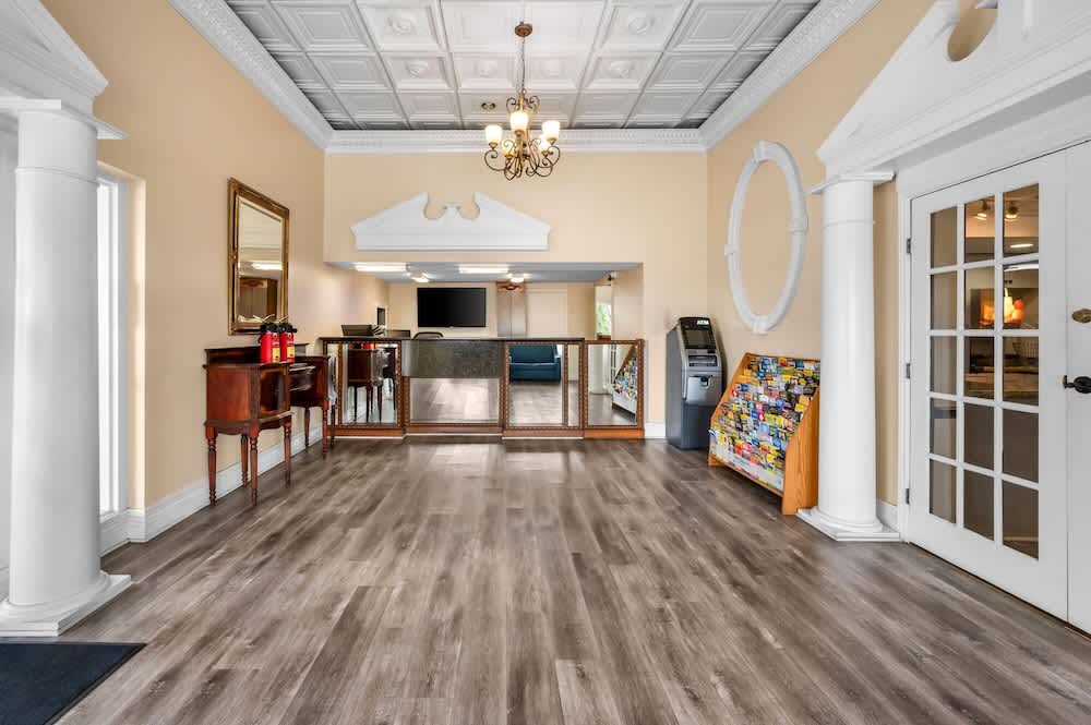 Super 8 by Wyndham Metairie 2