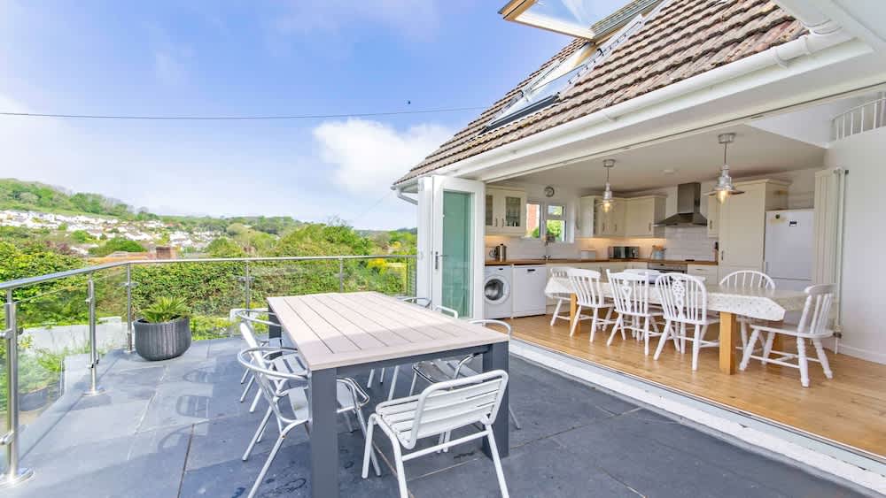 Rooftops Sleeps 8 Hot Tub Views Log Burner 1