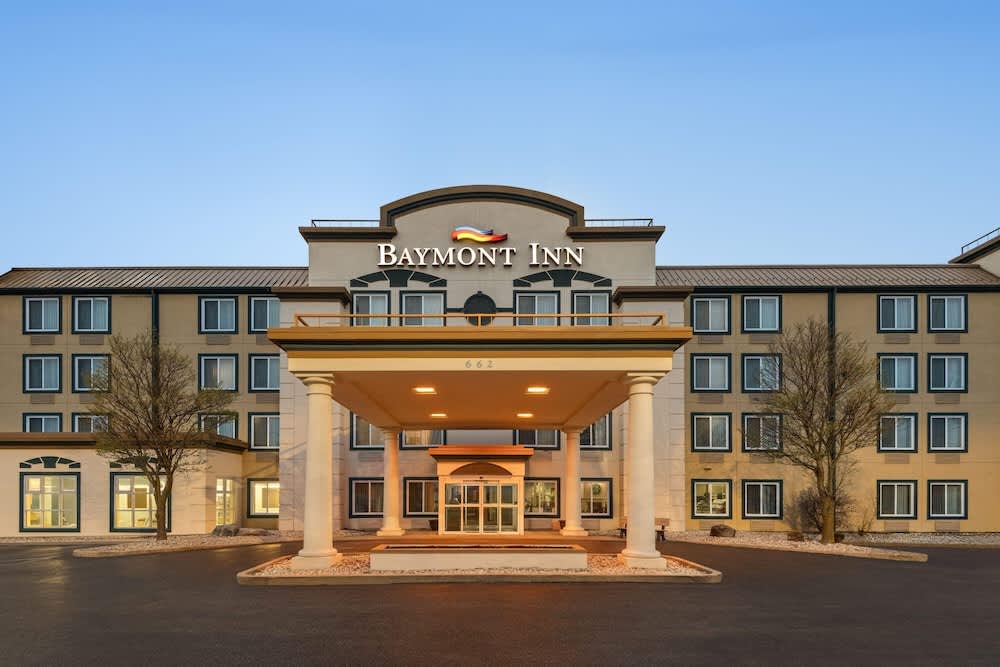 Baymont by Wyndham Rockford 1