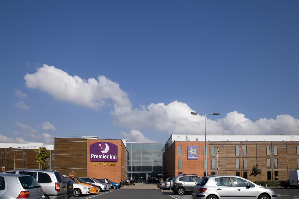 Premier Inn London Heathrow Airport T2 & T3 - Bath Road 1