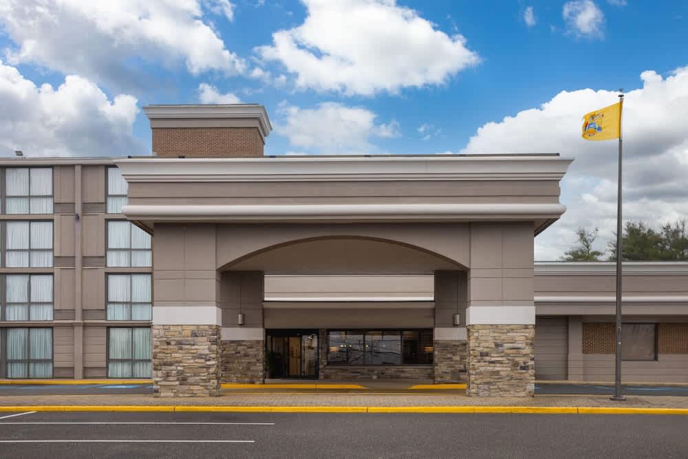 Days Hotel by Wyndham Toms River Jersey Shore 1