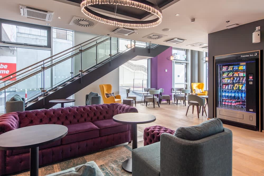 Premier Inn Stuttgart City Centre 2