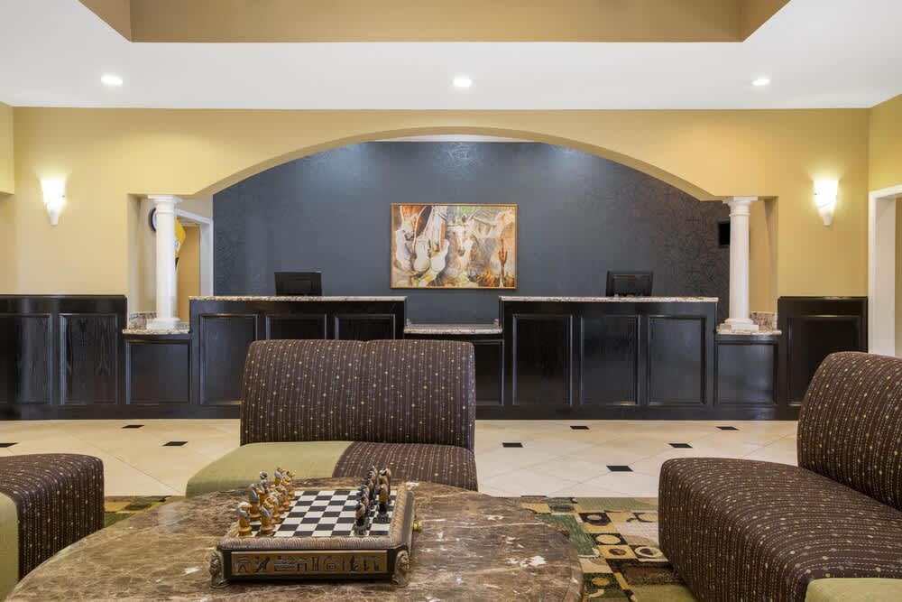 La Quinta Inn & Suites by Wyndham Pearland - Houston South 2