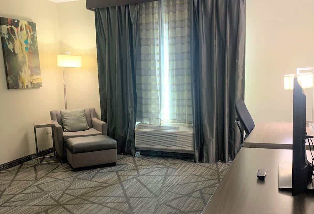 Comfort Inn & Suites Houston I-45 North - IAH 1
