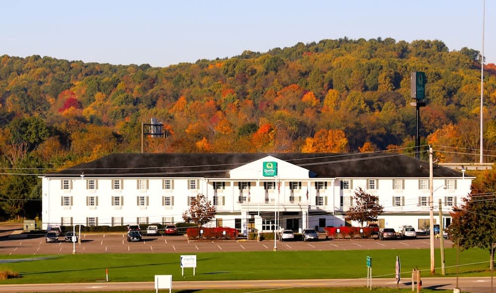 Quality Inn & Suites Bellville - Mansfield 1