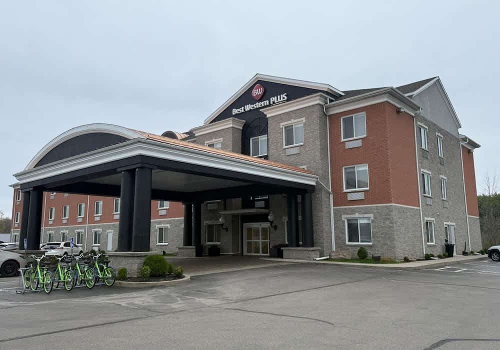 Best Western Plus 1000 Islands Hotel & Suites 1
