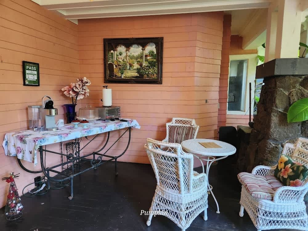 Manoa Valley Inn 1