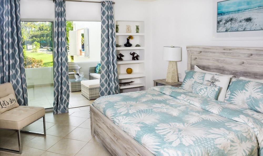 Royal Glitter Bay Villas 1