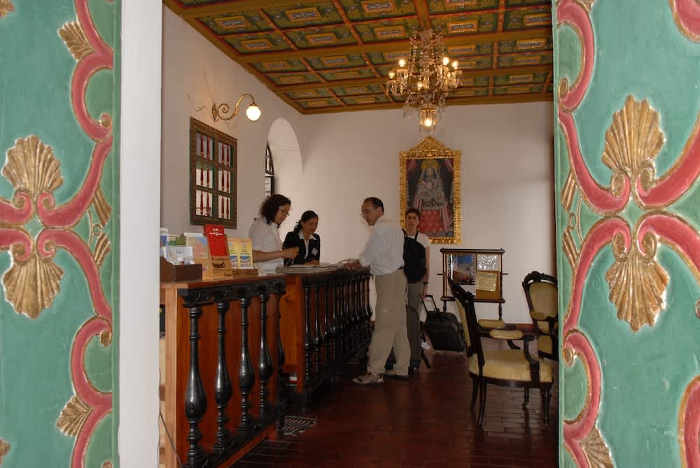 El Hotel de Su Merced 2