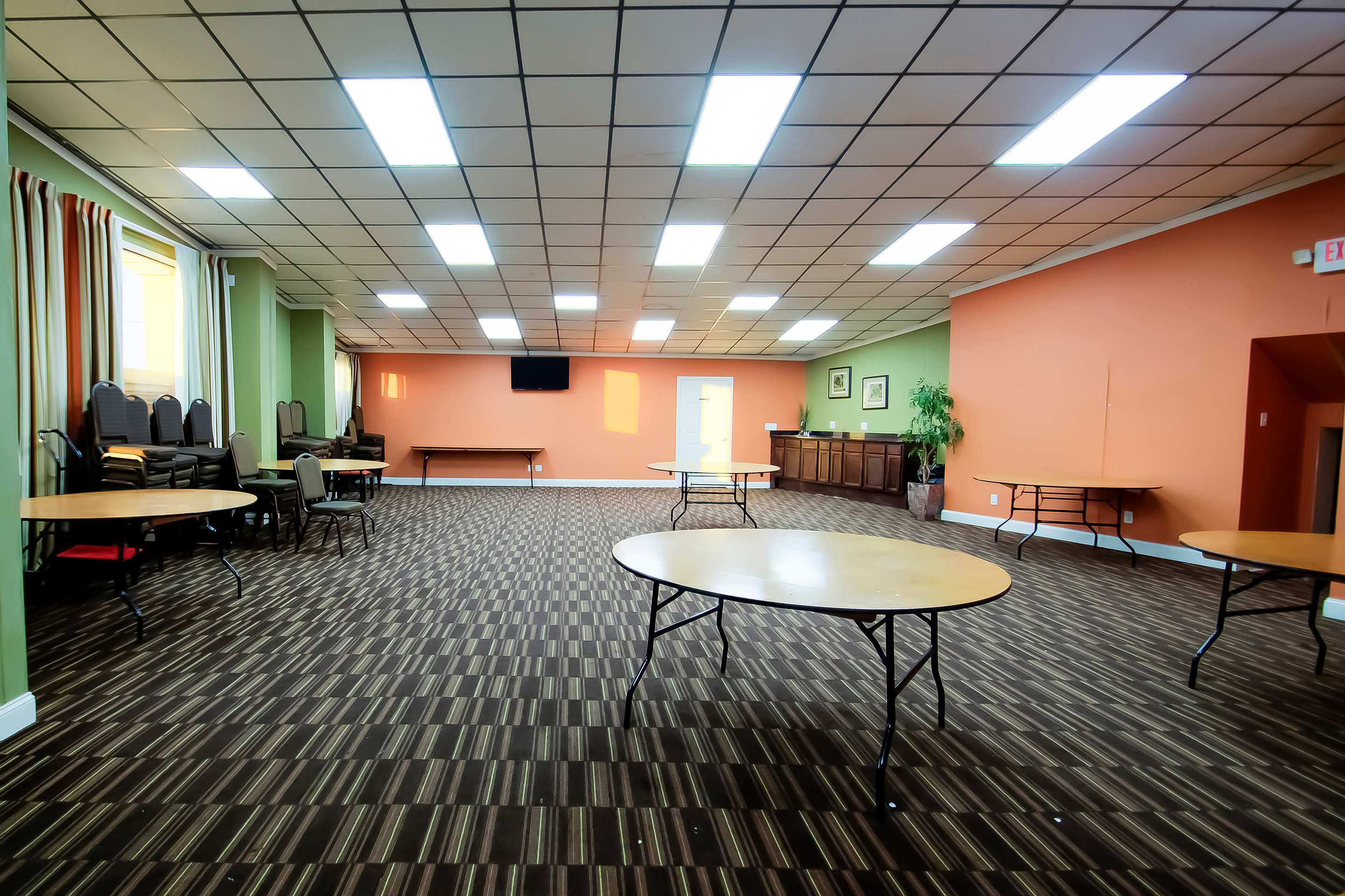 Cypress Inn & Suites Washington by OYO 1